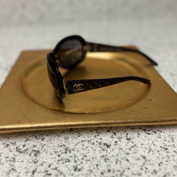 CHANEL 5116-Q c501/86 Black with Brown Quilt Arms sunglasses - Picture 12 of 16